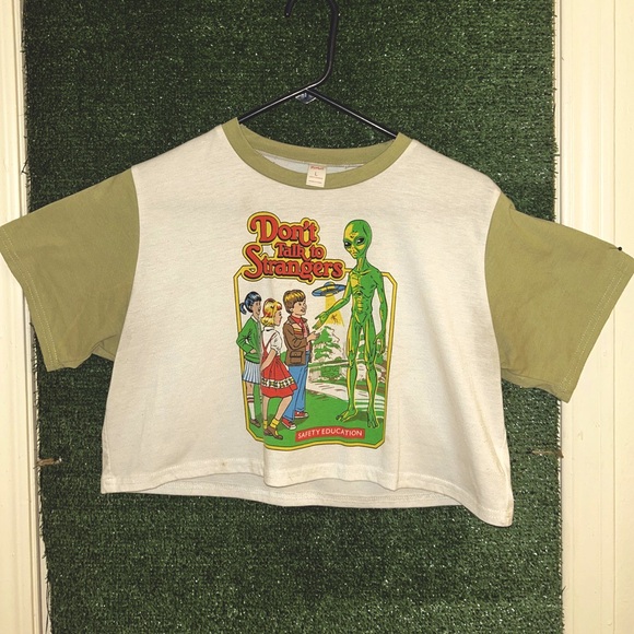 ROMWE Don’t Talk to Strangers Shirt - Picture 1 of 4